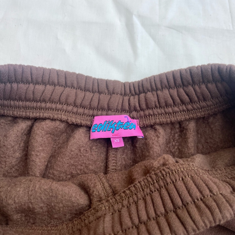 Edikted Women’s Brown Athletic Shorts Size XS - Picture 2 of 3